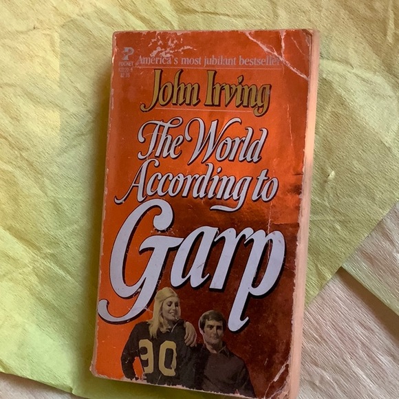 2 paperbacks Fiction - Picture 2 of 4